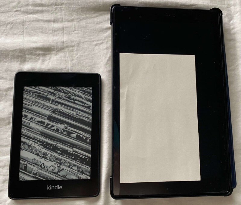 kindleとFire HD 8の大きさ比較